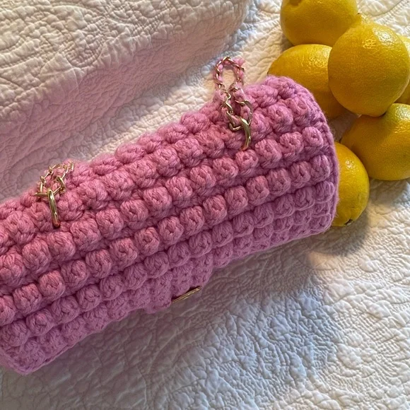 Ophelia Grey - Classica Pink 💗
A handmade work of art
6.5 X 10 X 3 inches - Picture 5 of 8